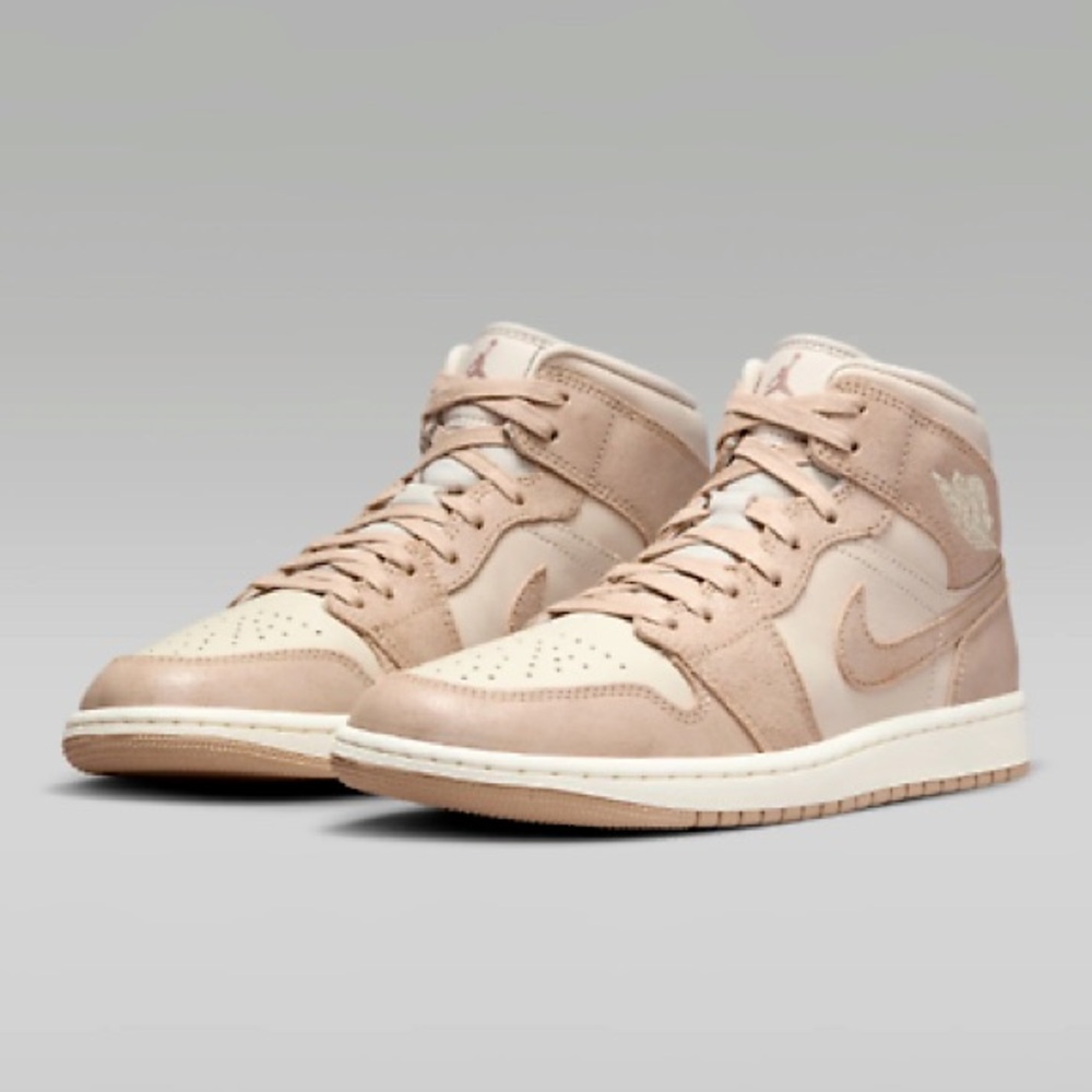 NIKE JORDANS Legend Brown